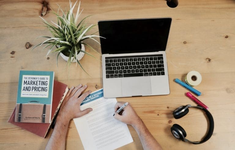 In-House vs Outsourcing – What’s Better for Email Marketing? Marketing