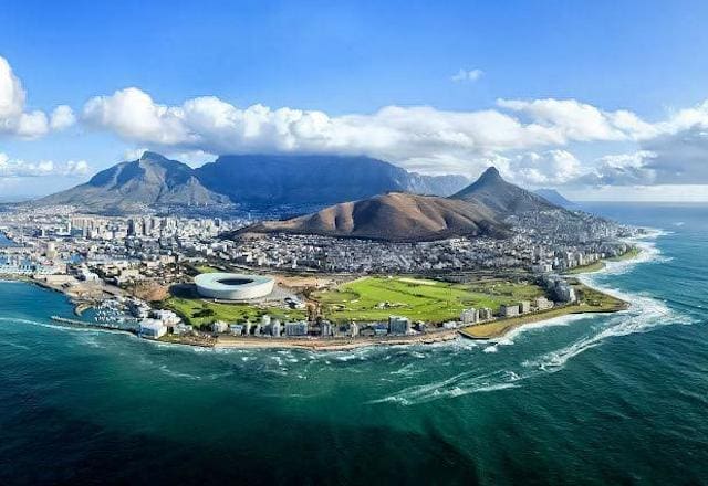Amazon Opens 1st African Think Big Space In Cape Town, Boosting STEM Cape Town