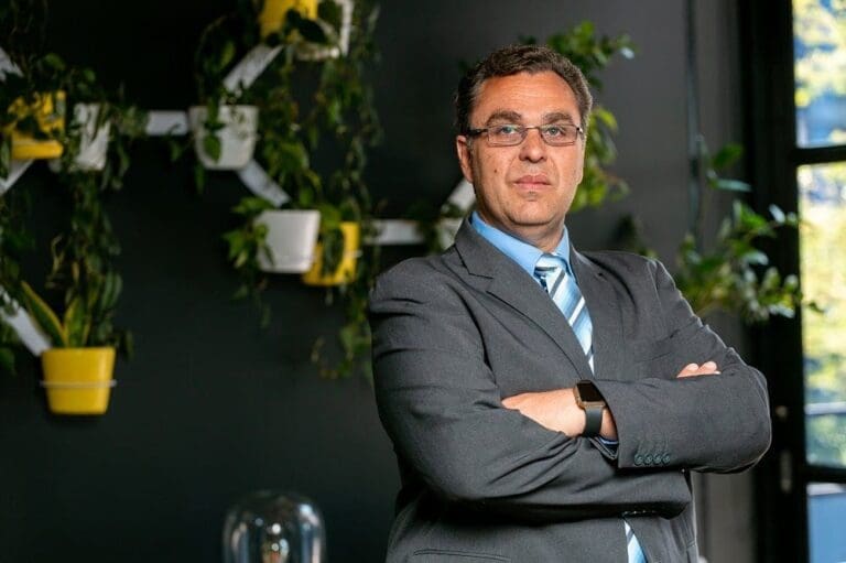 Digitalisation And Smart Supply Chains: Using Technology To Transform Your Business supply chains