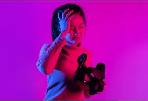 Virtual Reality Has Negative Side Effects – New Research Shows That Can Be A Problem In The Workplace virtual reality