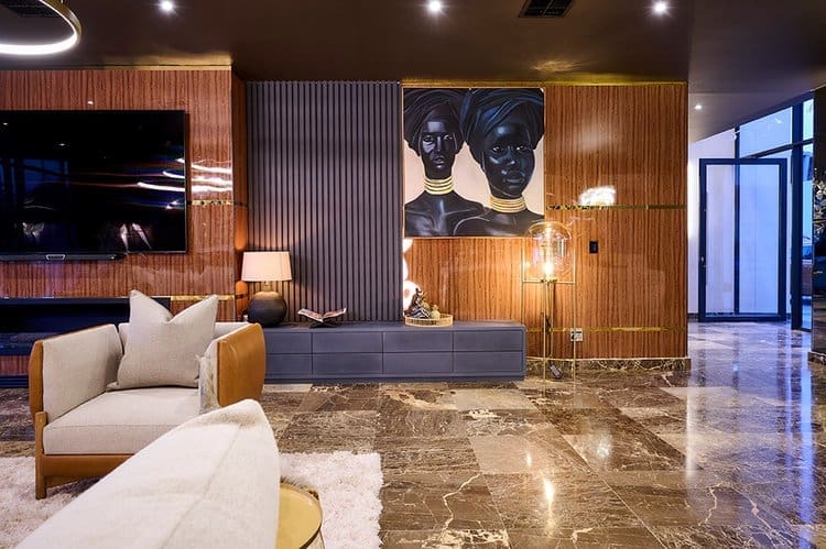 R48M Bryanston Luxury Home: Triple-Story Masterpiece with Panoramic View