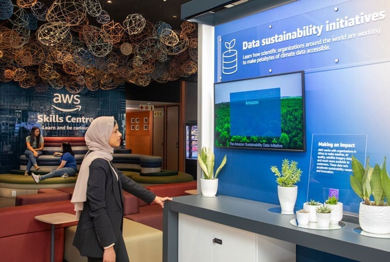 First international AWS Skills Centre Opens In Cape Town AWS Skills Centre